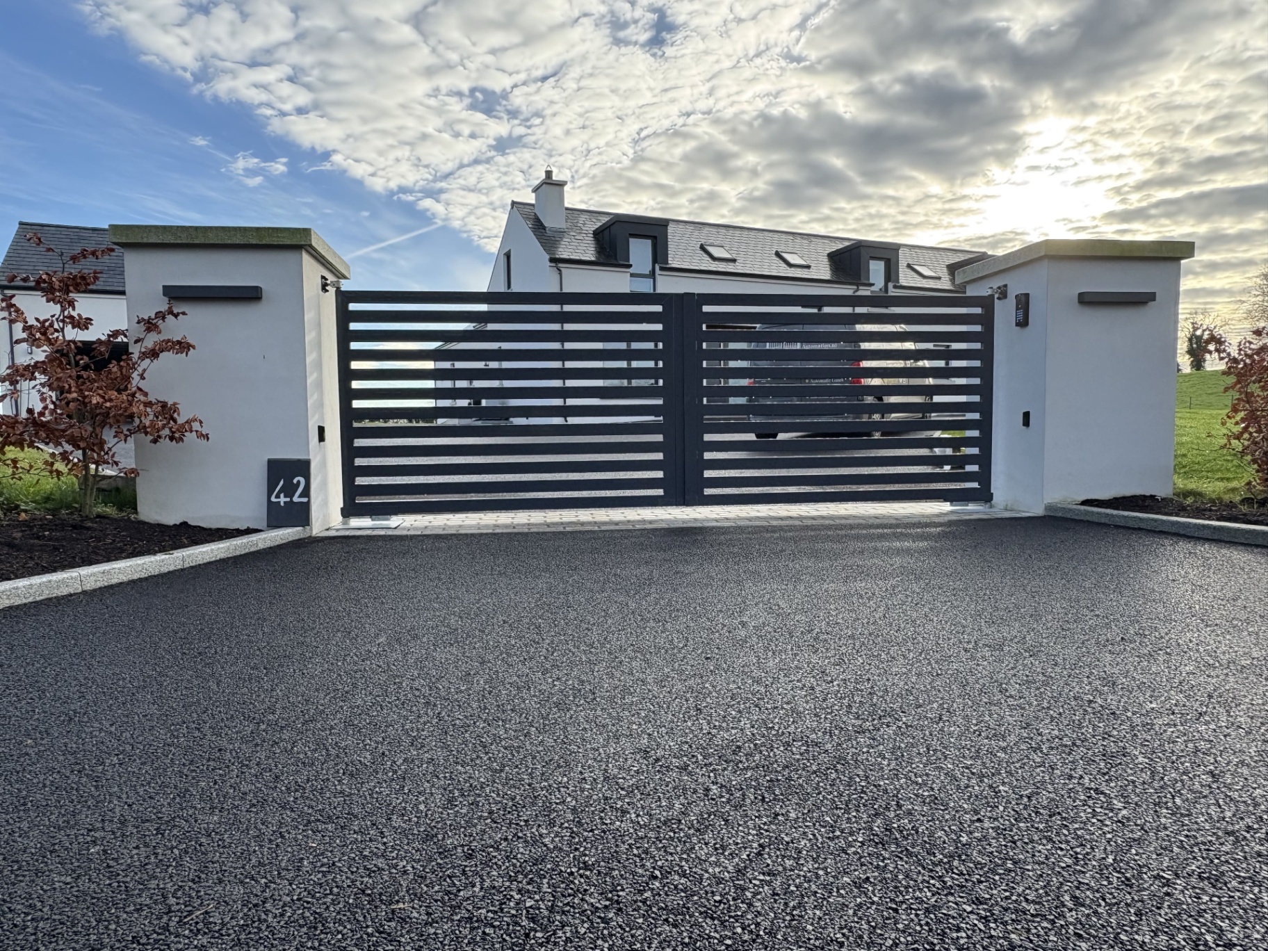 MODERN COMPOSITE & SLAT DESIGNS